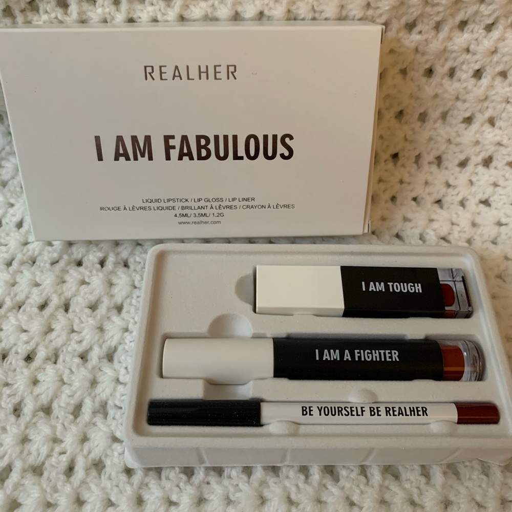 Realher Lip Kit I Am Fabulous Deep Red brand new
